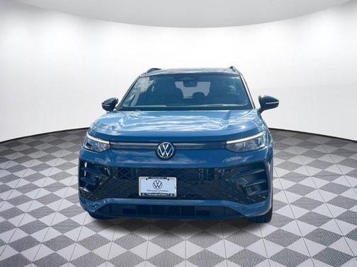 2025 Volkswagen Tiguan 2.0T SE R-Line Black