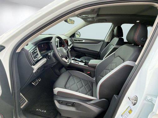 opal white pearl 2026 Volkswagen Atlas Peak Edition