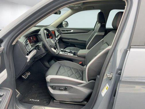 2026 Volkswagen Atlas Peak Edition