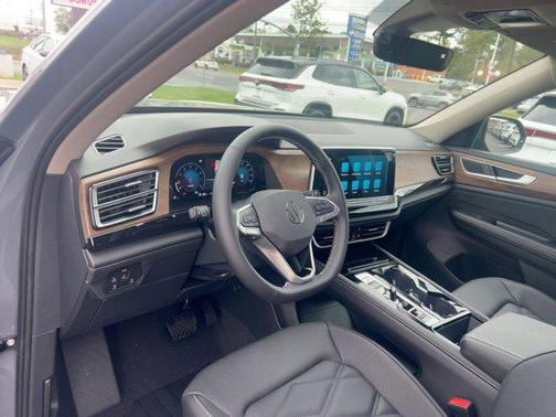 2026 Volkswagen Atlas 2.0T SE w/Technology 4MOTION