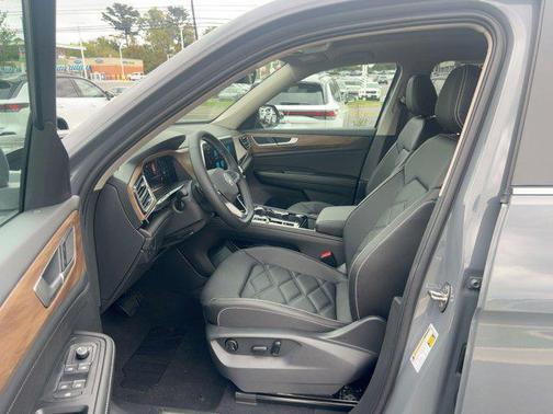 2026 Volkswagen Atlas 2.0T SE w/Technology 4MOTION
