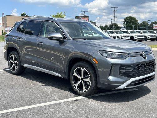 2025 Volkswagen Tiguan 2.0T SE 4MOTION