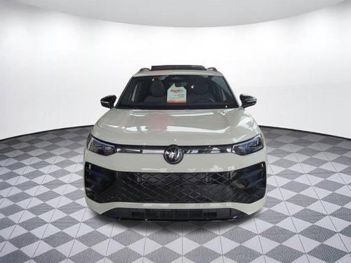 2025 Volkswagen Tiguan 2.0T SE R-Line Black 4MOTION