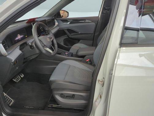 2025 Volkswagen Tiguan 2.0T SE R-Line Black 4MOTION