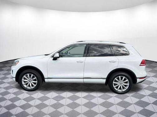 Pure White 2016 Volkswagen Touareg TDI Sport w/Technology