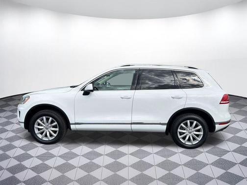 Pure White 2016 Volkswagen Touareg TDI Sport w/Technology