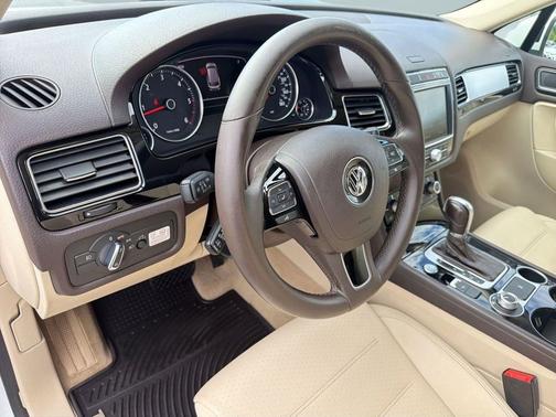 Pure White 2016 Volkswagen Touareg TDI Sport w/Technology