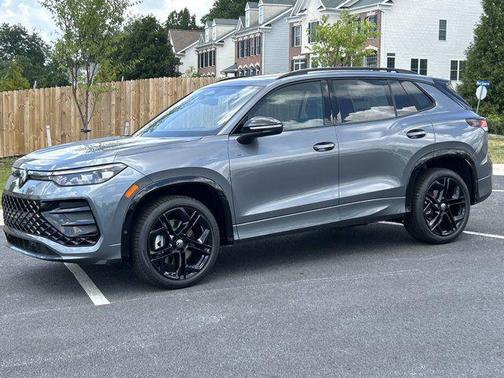 2025 Volkswagen Tiguan 2.0T SE R-Line Black 4MOTION