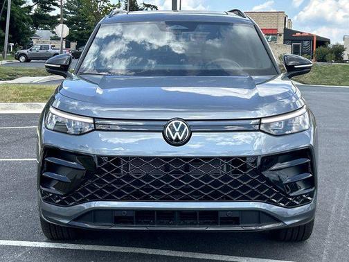 2025 Volkswagen Tiguan 2.0T SE R-Line Black 4MOTION