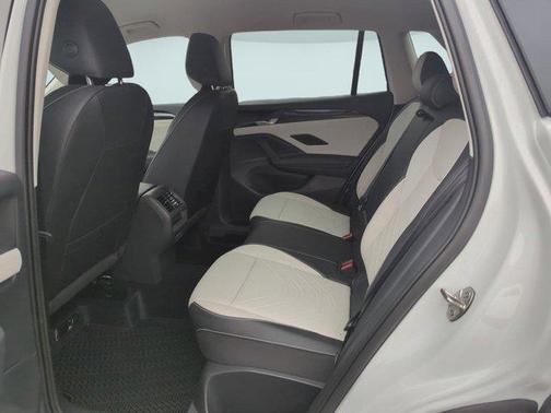 2025 Volkswagen Tiguan 2.0T SE 4MOTION