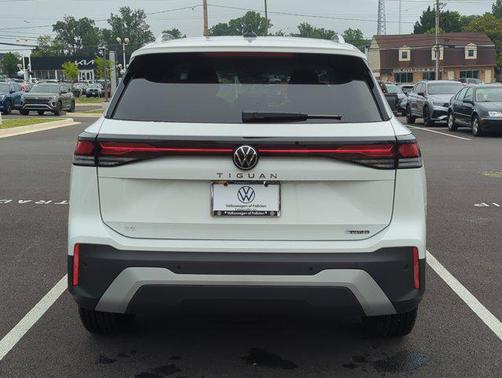 2025 Volkswagen Tiguan 2.0T SE 4MOTION