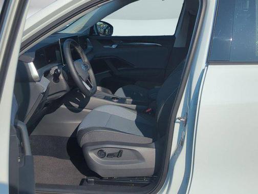 2025 Volkswagen Tiguan 2.0T SE 4MOTION