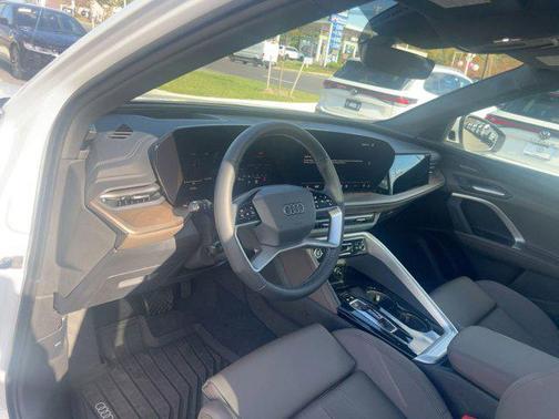 2025 Audi Q5 Premium Plus TFSI quattro S tronic