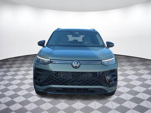 2025 Volkswagen Tiguan 2.0T SE R-Line Black 4MOTION