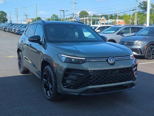 2025 Volkswagen Tiguan 2.0T SE R-Line Black 4MOTION