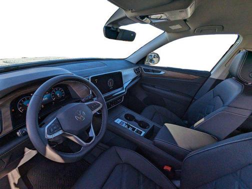 2025 Volkswagen Atlas 2.0T SE