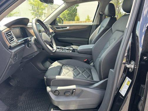 2025 Volkswagen Atlas 2.0T SE w/Technology 4MOTION
