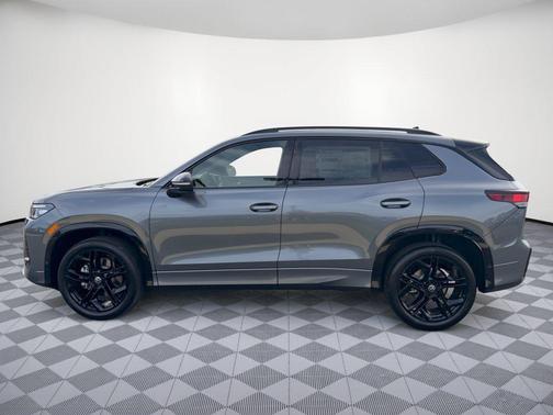 Platinum Gray Metallic exterio 2026 Volkswagen Tiguan 2.0T SE R-Line Black 4MOTION