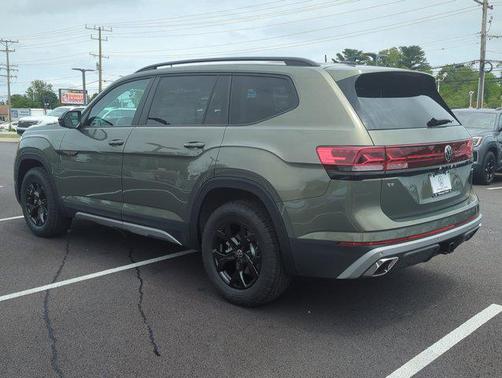 2025 Volkswagen Atlas 2.0T Peak Edition