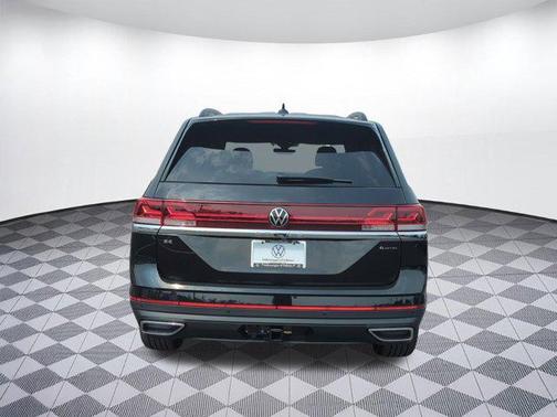 2025 Volkswagen Atlas 2.0T SE w/Technology 4MOTION