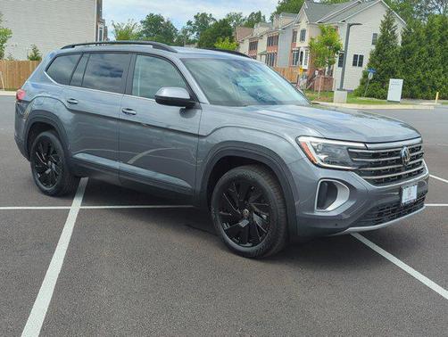 2025 Volkswagen Atlas 2.0T SE w/Technology 4MOTION