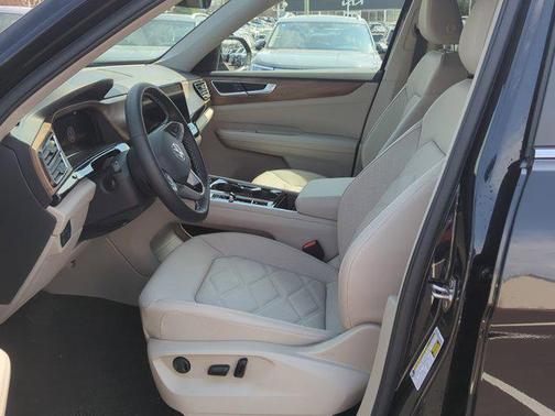 2025 Volkswagen Atlas 2.0T SE w/Technology 4MOTION