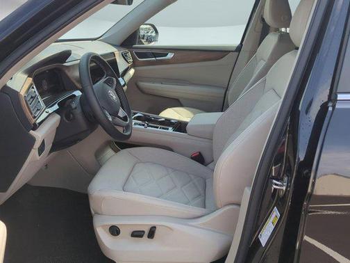 2025 Volkswagen Atlas 2.0T SE w/Technology 4MOTION
