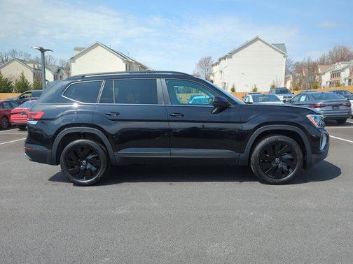 2025 Volkswagen Atlas 2.0T SE w/Technology 4MOTION