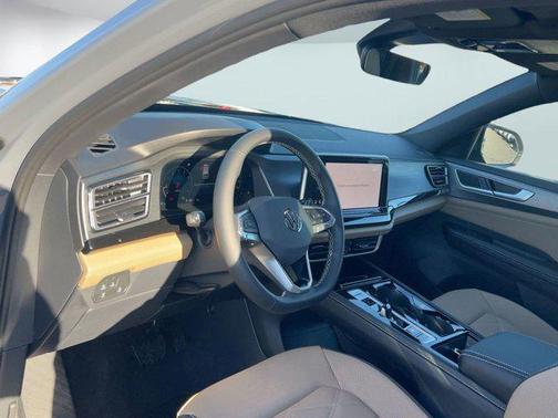 2026 Volkswagen Atlas Cross Sport 2.0T SE w/Technology 4MOTION