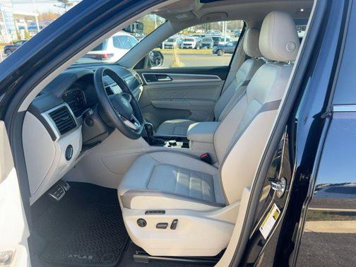 2023 Volkswagen Atlas 3.6L SEL Premium