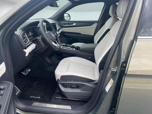 2025 Volkswagen Atlas Cross Sport 2.0T SEL Premium