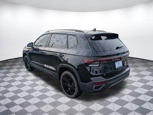 2025 Volkswagen Taos 1.5T SE Black