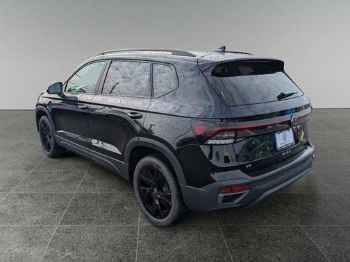 2025 Volkswagen Taos 1.5T SE Black