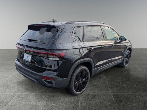 2025 Volkswagen Taos 1.5T SE Black