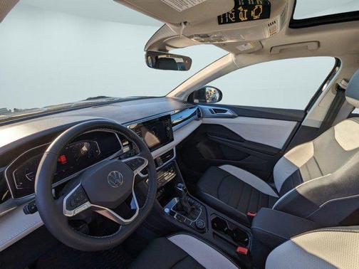 2025 Volkswagen Taos 1.5T SEL