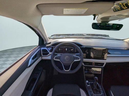 2025 Volkswagen Taos 1.5T SEL
