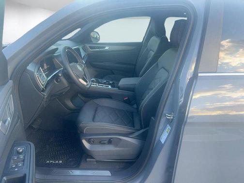 2026 Volkswagen Atlas Cross Sport 2.0T SE w/Technology 4MOTION