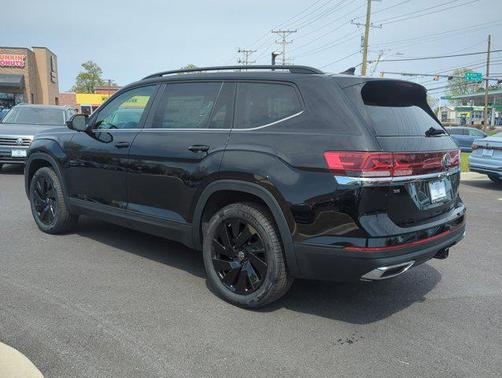 2025 Volkswagen Atlas 2.0T SE w/Technology 4MOTION