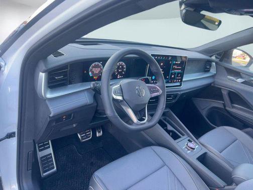 2025 Volkswagen Tiguan 2.0T SE R-Line Black 4MOTION
