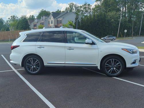 2017 INFINITI QX60 Base