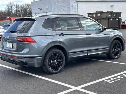 2022 Volkswagen Tiguan 2.0T SE R-Line Black 4MOTION