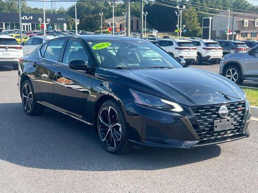 2023 Nissan Altima SR Intelligent AWD