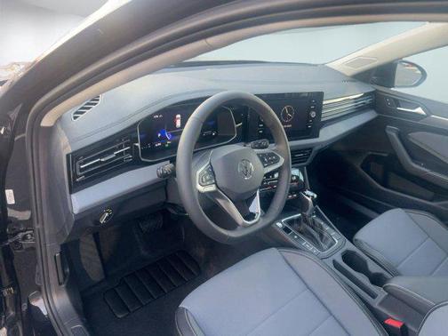 2026 Volkswagen Jetta 1.4T SE