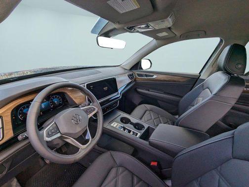 2025 Volkswagen Atlas 2.0T SE