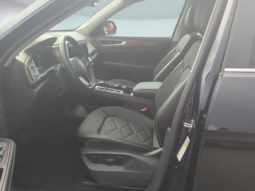 2024 Volkswagen Atlas 2.0T SE w/Technology 4MOTION