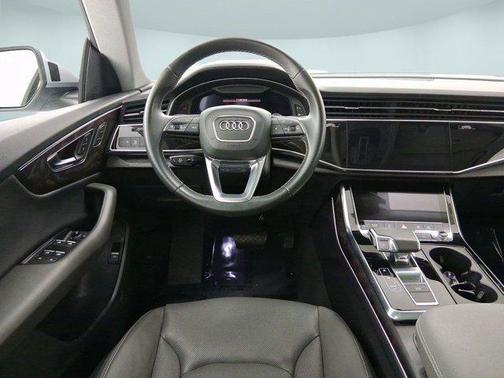2022 Audi Q8 55 Premium Plus