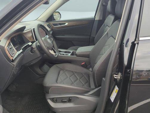 2025 Volkswagen Atlas 2.0T SE