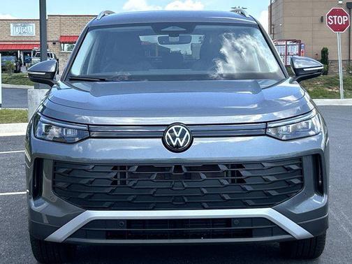 2025 Volkswagen Tiguan 2.0T SE 4MOTION
