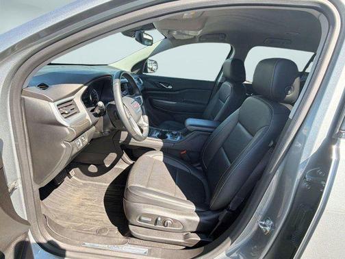 Sterling Metallic 2023 GMC Acadia AWD SLT
