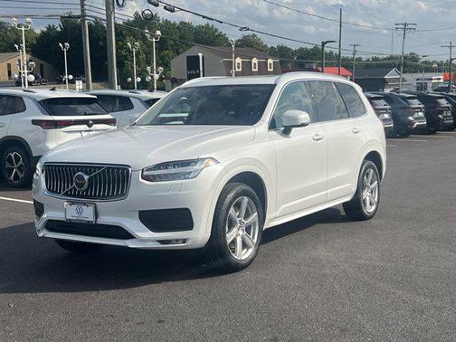 2021 Volvo XC90 T5 Momentum